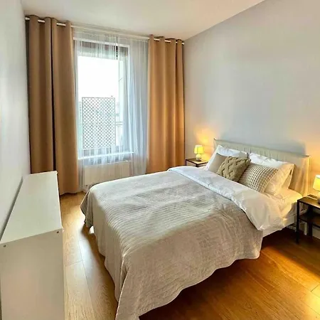 Wola Sowinskiego - Salon, Sypialnia, Balkon, Parking * Varšava